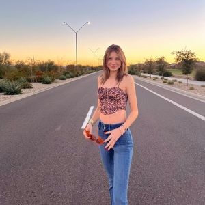 Meet your Posher, Hailey